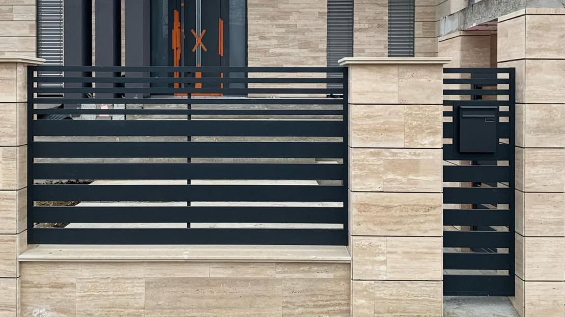 Szomszéd, telekhatár, szabályok a kerítés tervező ezért aranyat ér az elején