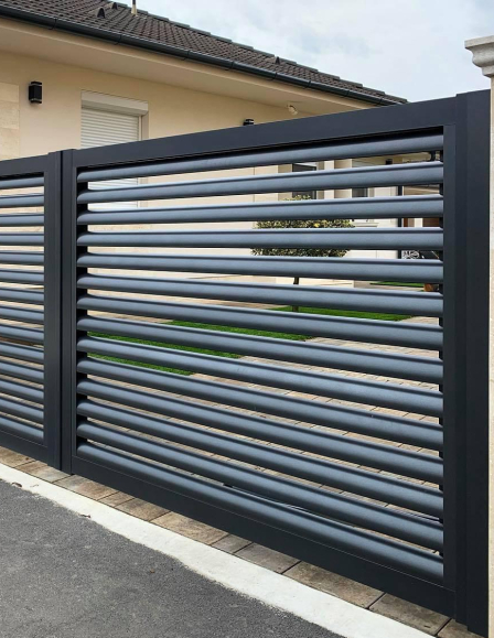 Plissée kétszárnyú kapu