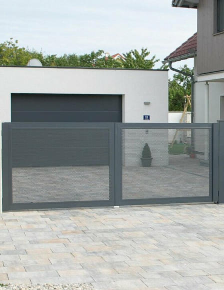 Loos kétszárnyú kapu