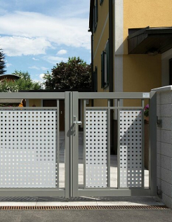 Loskana kétszárnyú kapu