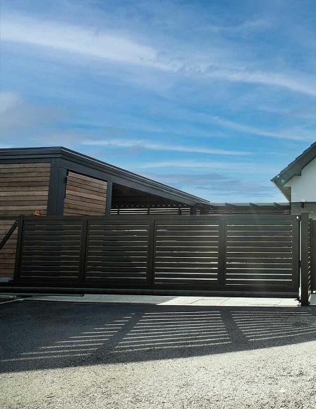 Nouveau úszókapu / tolókapu