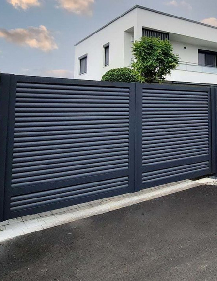 Plissée úszókapu / tolókapu