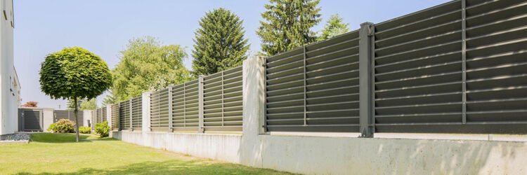 aluminium lamellás kerítés egy időjárást álló biztos megoldás
