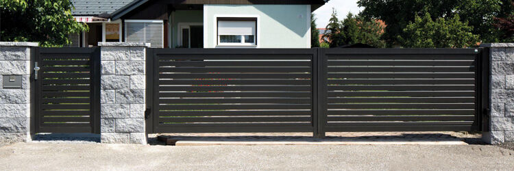 lamella kerítés kifinomult vonalvezetéssel