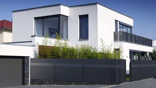 Alumínium fém kerítéselemek és rendszerk modern megoldással