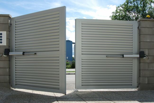 GUARDI alumínium kétszárnyú kapu