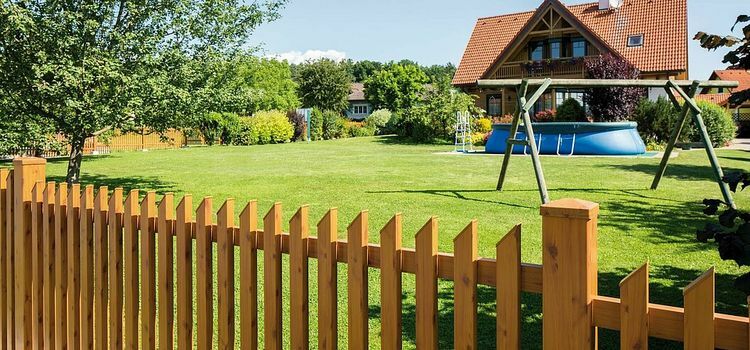 igényes telekhatár kerítés