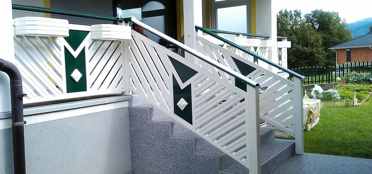 terasz korlátok saját virágtartóval