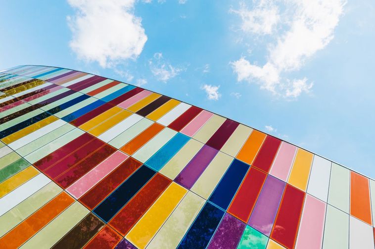 Kerítések elbűvölő színárnyalatokban